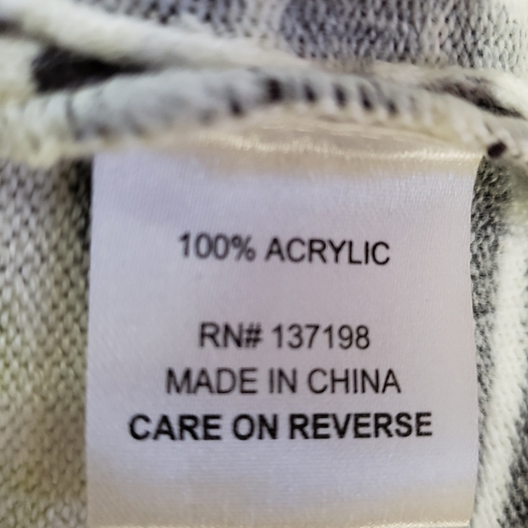 OhMG! Cardigan with 2 front pockets. - Picture 4 of 5